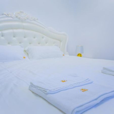 Magnolia Hotel Kutno Bagian luar foto
