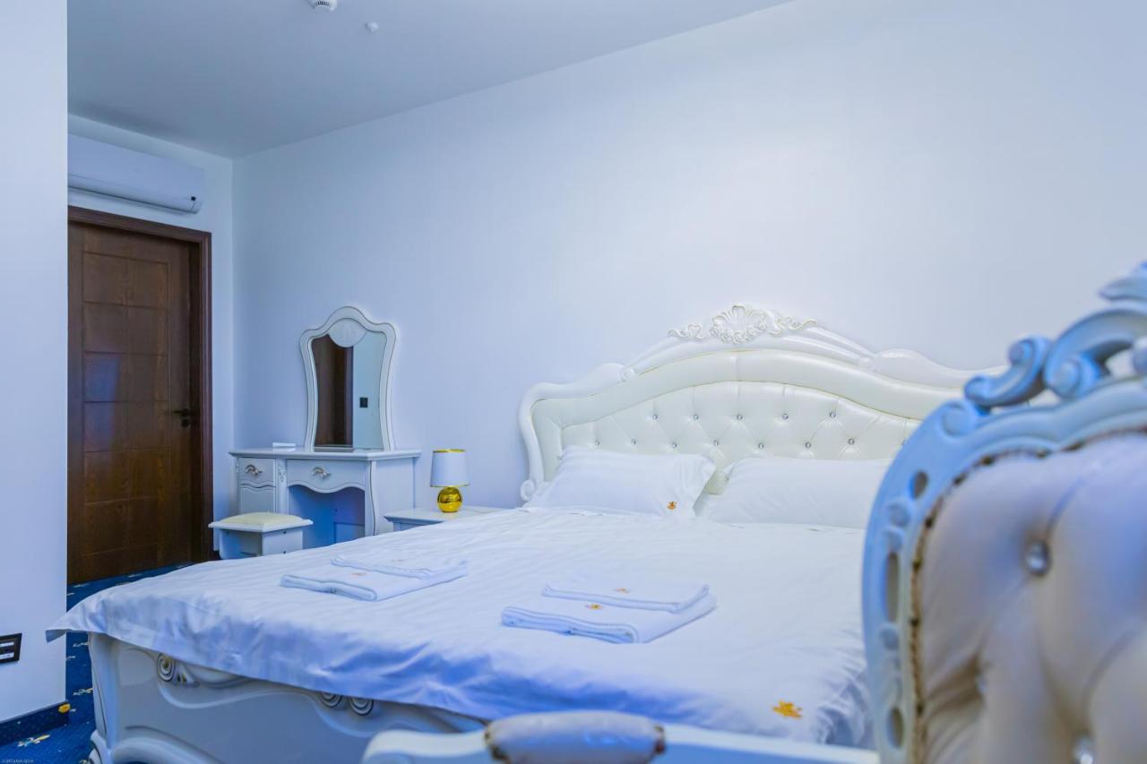 Magnolia Hotel Kutno Bagian luar foto