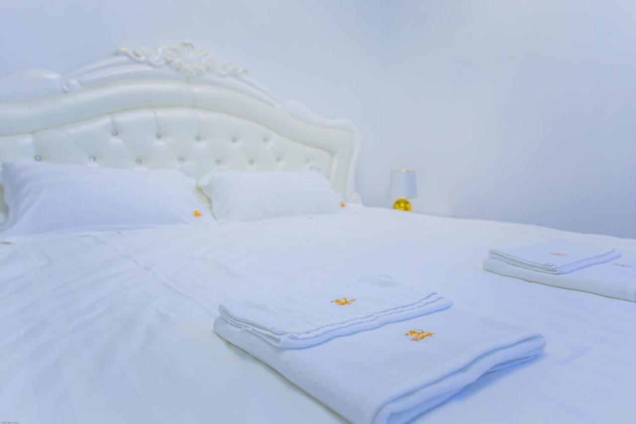 Magnolia Hotel Kutno Bagian luar foto