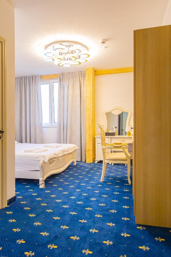 Magnolia Hotel Kutno Bagian luar foto