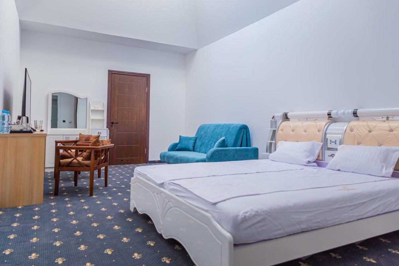 Magnolia Hotel Kutno Bagian luar foto