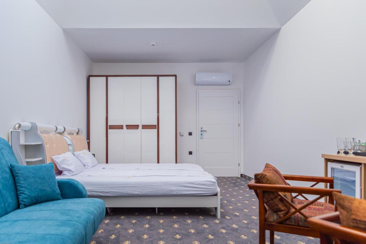 Magnolia Hotel Kutno Bagian luar foto